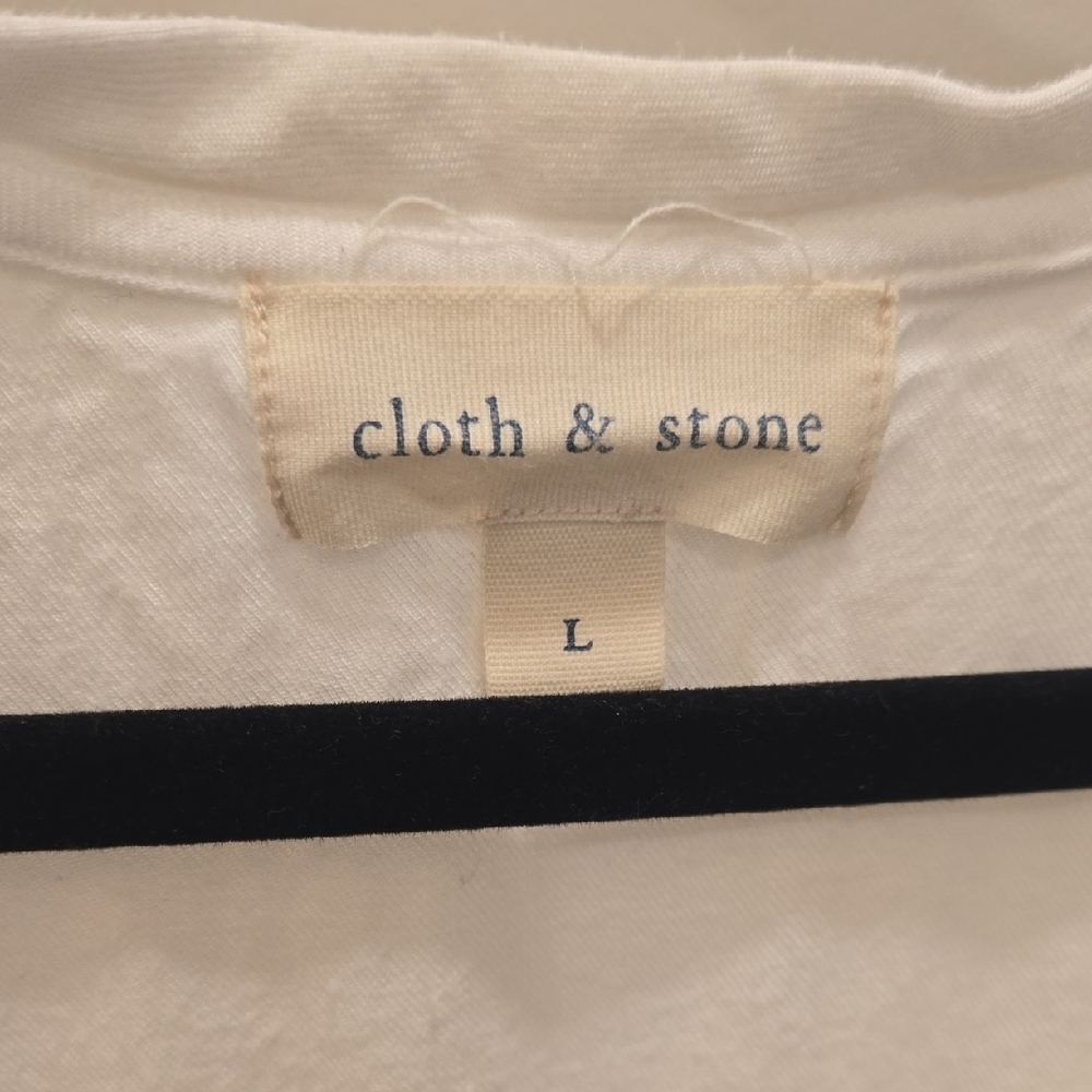 Cloth & Stone Cream Short Sleeve V-Neck Top - Picture 3 of 10
